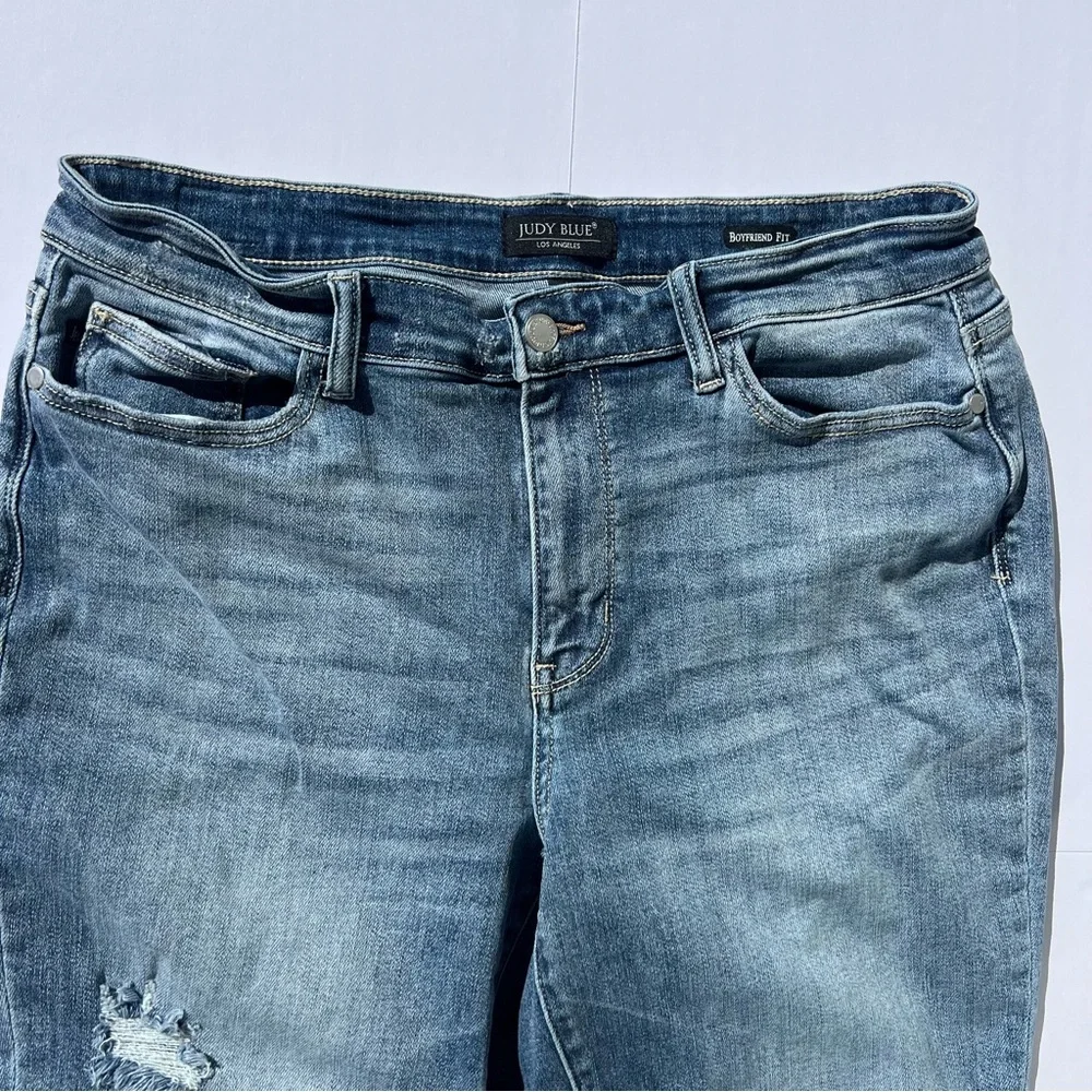 Judy Blue Los Angeles Distressed Boyfriend Jeans